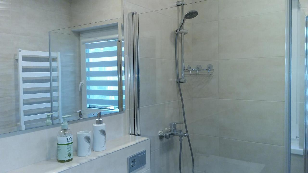 New J&R Apartment Near Girstutis, Free Private Parking & Self Check-In Kaunas Exterior photo